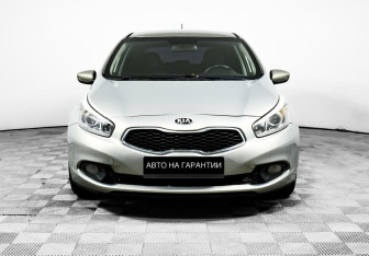 Подержанный автомобиль Kia Ceed Hatchback 2014 года (2 фото)
