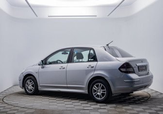 Подержанный автомобиль Nissan Tiida Sedan 2012 года (7 фото)