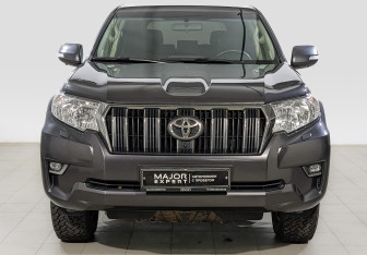Подержанный автомобиль Toyota Land Cruiser Prado 2017 года (2 фото)