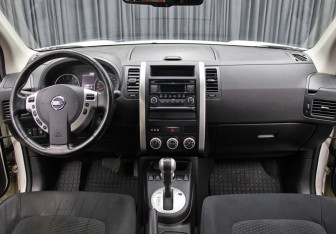 Подержанный автомобиль Nissan X-Trail 2014 года (14 фото)