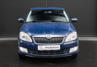 Подержанный автомобиль Skoda Fabia Hatchback 2013 года (2 фото)