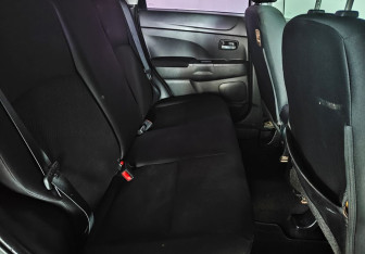 Подержанный автомобиль Mitsubishi ASX 2013 года (10 фото)