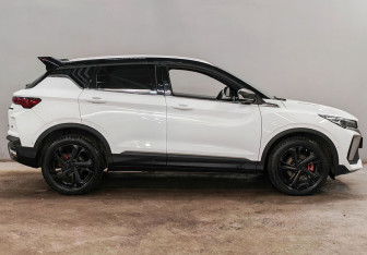 Подержанный автомобиль Geely Coolray 2023 года (4 фото)