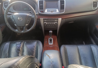 Подержанный автомобиль Nissan Teana 2011 года (10 фото)