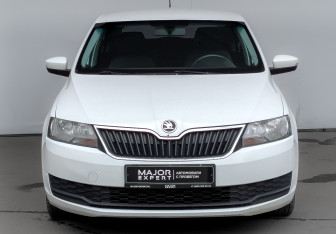 Подержанный автомобиль Skoda Rapid Liftback 2018 года (2 фото)