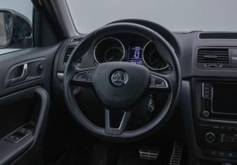 Подержанный автомобиль Skoda Yeti 2017 года (15 фото)