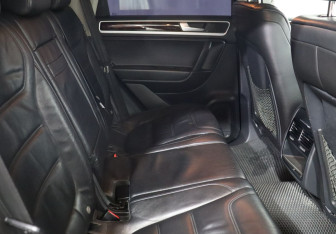 Подержанный автомобиль Volkswagen Touareg 2013 года (23 фото)