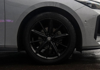 Подержанный автомобиль Changan UNI-V 2023 года (23 фото)