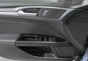 Подержанный автомобиль Ford Mondeo Wagon 2018 года (11 фото)