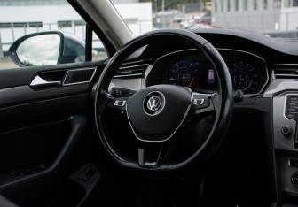 Подержанный автомобиль Volkswagen Passat Wagon 2017 года (14 фото)