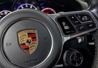 Подержанный автомобиль Porsche Cayenne 2021 года (28 фото)