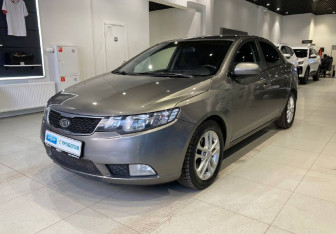 Подержанный автомобиль Kia Cerato Sedan 2012 года (1 фото)