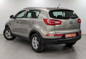Подержанный автомобиль Kia Sportage 2012 года (7 фото)