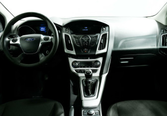 Подержанный автомобиль Ford Focus Sedan 2012 года (9 фото)