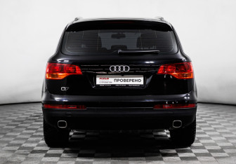 Подержанный автомобиль Audi Q7 2007 года (6 фото)