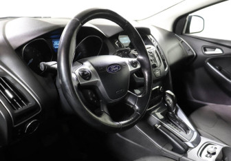 Подержанный автомобиль Ford Focus Wagon 2015 года (9 фото)