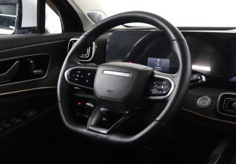 Подержанный автомобиль Jaecoo J8 2024 года (15 фото)