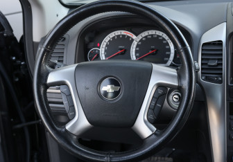 Подержанный автомобиль Chevrolet Captiva 2008 года (18 фото)
