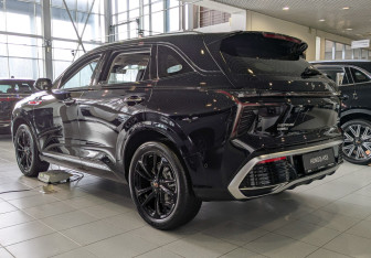 Новый Hongqi HS3 2025 (3 фото)