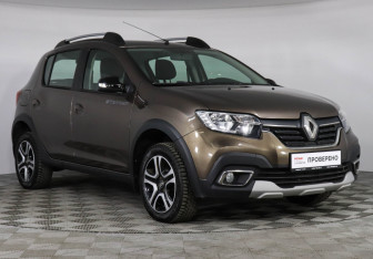 Подержанный автомобиль Renault Sandero 2022 года (3 фото)