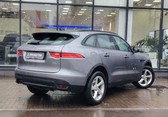 Подержанный автомобиль Jaguar F-Pace 2020 года (8 фото)