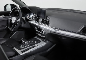 Подержанный автомобиль Audi Q5 2017 года (9 фото)