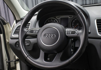 Подержанный автомобиль Audi Q3 2013 года (17 фото)