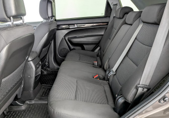 Подержанный автомобиль Kia Sorento 2017 года (12 фото)