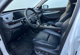 Подержанный автомобиль Exeed LX 2023 года (9 фото)