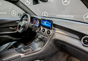 Подержанный автомобиль Mercedes-Benz GLC Coupe 2021 года (11 фото)