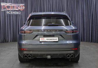 Подержанный автомобиль Porsche Cayenne 2019 года (6 фото)