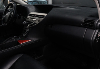 Подержанный автомобиль Lexus RX 2011 года (9 фото)