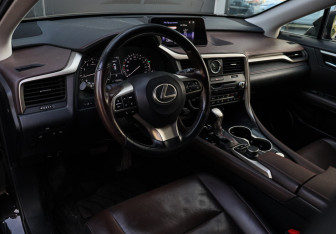 Подержанный автомобиль Lexus RX 2015 года (13 фото)