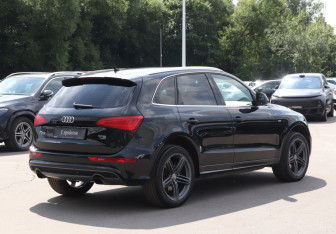Подержанный автомобиль Audi Q5 2012 года (5 фото)