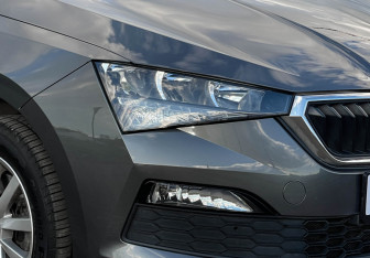 Подержанный автомобиль Skoda Rapid Liftback 2021 года (16 фото)