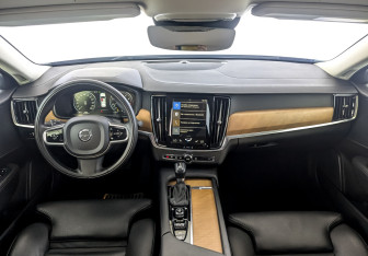 Подержанный автомобиль Volvo S90 2020 года (14 фото)