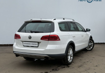 Подержанный автомобиль Volkswagen Passat Wagon 2014 года (5 фото)