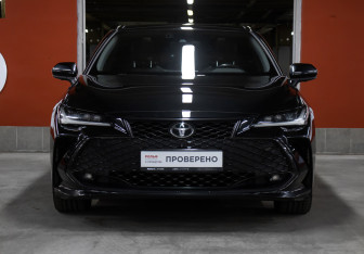 Подержанный автомобиль Toyota Avalon 2023 года (2 фото)