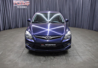 Подержанный автомобиль Hyundai i30 Hatchback 2010 года (2 фото)