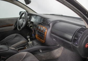 Подержанный автомобиль Opel Omega Wagon 1997 года (10 фото)