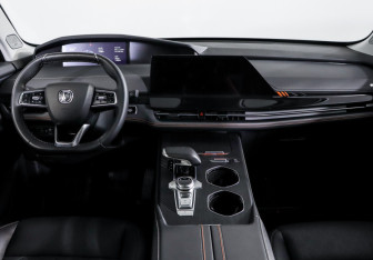 Подержанный автомобиль Changan UNI-K 2024 года (12 фото)