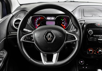 Подержанный автомобиль Renault Kaptur 2022 года (17 фото)