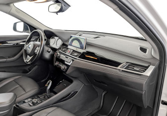 Подержанный автомобиль BMW X2 2020 года (11 фото)