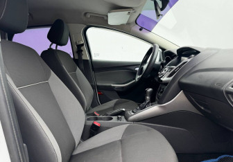 Подержанный автомобиль Ford Focus Hatchback 2013 года (10 фото)