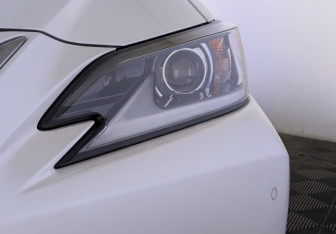 Подержанный автомобиль Lexus ES 2021 года (17 фото)