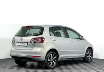 Подержанный автомобиль Volkswagen Golf Plus 2010 года (5 фото)