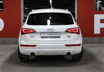 Подержанный автомобиль Audi Q5 2012 года (6 фото)