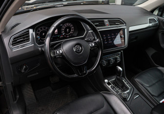 Подержанный автомобиль Volkswagen Tiguan 2018 года (12 фото)