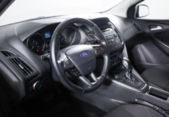 Подержанный автомобиль Ford Focus Hatchback 2018 года (8 фото)