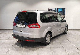 Подержанный автомобиль Ford Galaxy 2011 года (5 фото)
